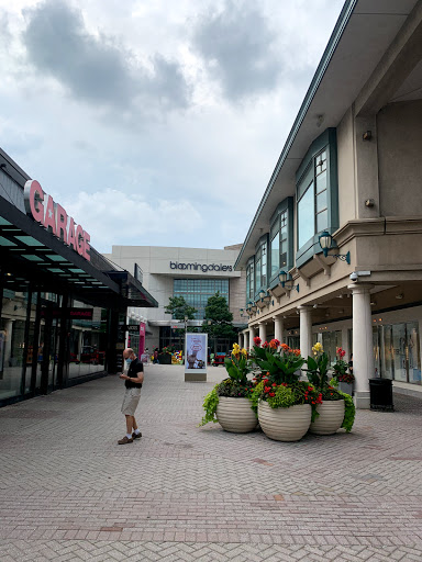 Shopping Mall «Westfield Old Orchard», reviews and photos, 4905 Old Orchard Shopping Center, Skokie, IL 60077, USA