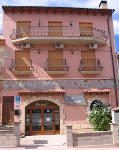 Hostal Casa Barceló B&B and Takeaway Avinguda de la Generalitat, 27, 43596 Horta de Sant Joan, Tarragona, España
