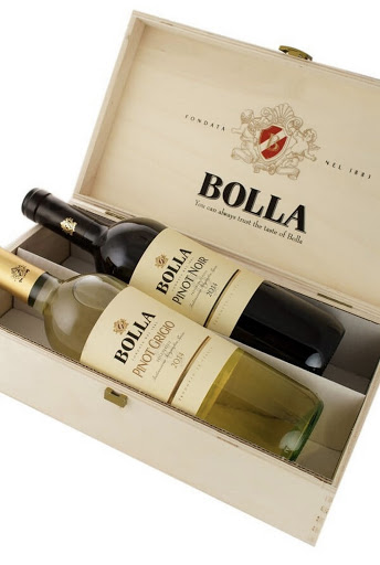 Liquor Store «Village Wine & Liquor Inc», reviews and photos, 161 N Wellwood Ave, Lindenhurst, NY 11757, USA