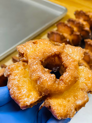 Donut Shop «Family Donut Shop», reviews and photos, 2100 N Northgate Way, Seattle, WA 98133, USA