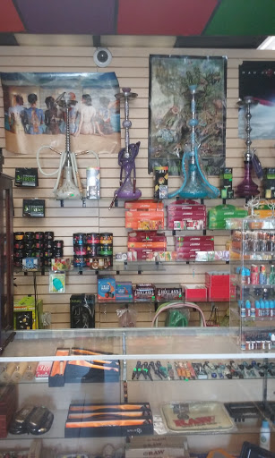 Tobacco Shop «Lee Trevino Smoke Shop», reviews and photos, 3006 Lee Trevino Dr Suite B, El Paso, TX 79936, USA