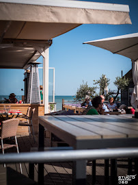Atmosphère du Restaurant Les Terrasses du mini golf à Luc-sur-Mer - n°17