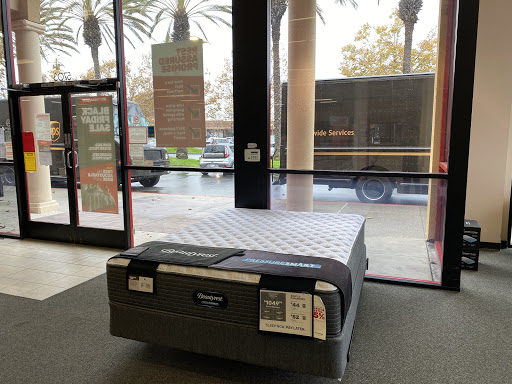 Mattress Firm Emeryville Powell Street Plaza image