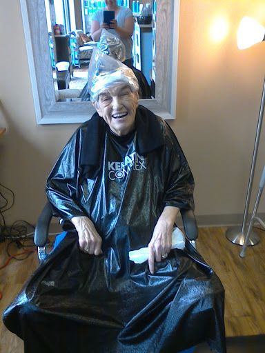 Beauty Salon «The Fringe Salon», reviews and photos, 7500 Oakbrook Dr, Florence, KY 41042, USA