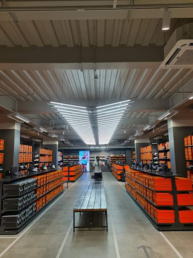 Sporting Goods Store «Nike Factory Store», reviews and photos, 5195 Factory Shops Blvd, Ellenton, FL 34222, USA