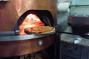 Pizzeria Aladino Milano pizza classica, pizza senza glutine, pizza senza lattosio e pizza vegana image