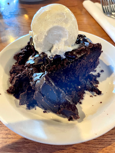 American Restaurant «Cracker Barrel Old Country Store», reviews and photos, 145 Prospect Hill Rd, East Windsor, CT 06088, USA