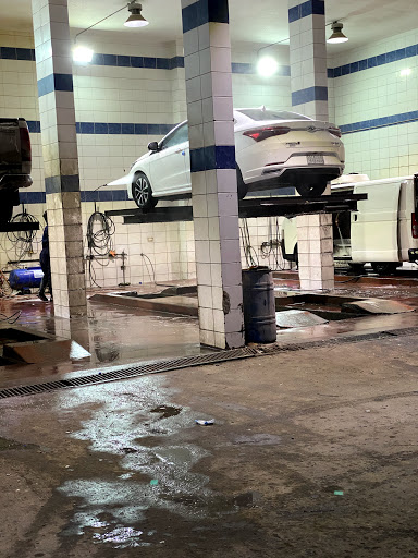 مغسلة نايس كار لغسيل السيارات 