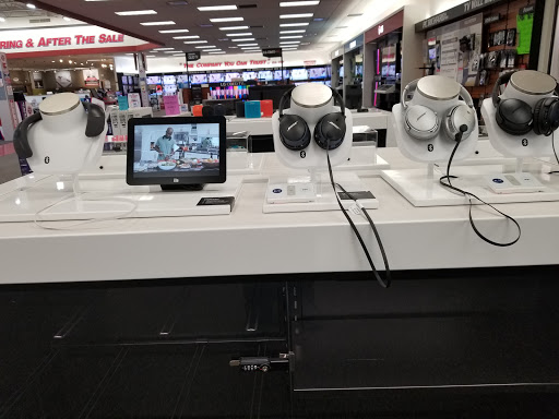 Appliance Store «P.C. Richard & Son», reviews and photos, 230 Hale Rd, Manchester, CT 06042, USA