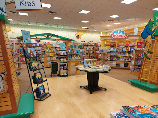 Book Store «Barnes & Noble Booksellers Palms Crossing», reviews and photos, 3300 W Frontage Rd #1100, McAllen, TX 78501, USA