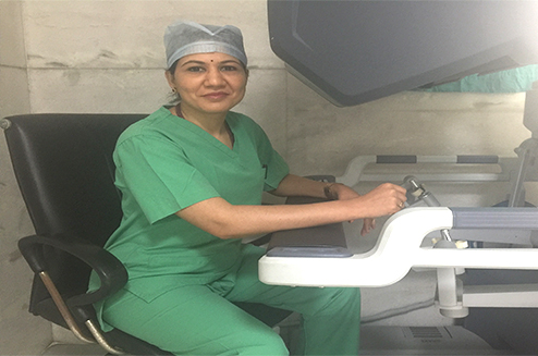 Dr. Sarika Gupta, Women Cancer Specialist , Robotic Gynecology, Uterus Cancer Surgeon in Delhi