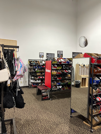 Shoe Store «DSW Designer Shoe Warehouse», reviews and photos, 375 E Altamonte Dr, Altamonte Springs, FL 32701, USA