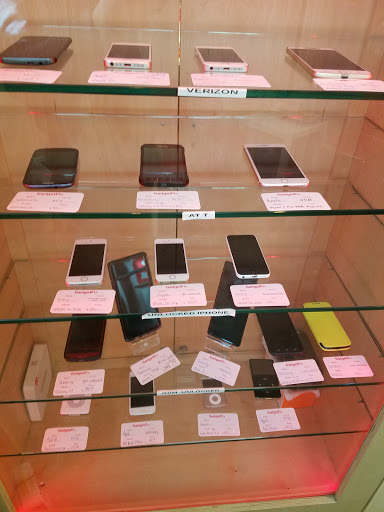 Electronics Repair Shop «Gadget Fix», reviews and photos, 520 Lenora St, Seattle, WA 98121, USA