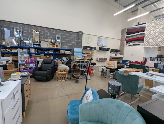 Discount Warehouse - Furniture store