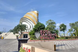 Gong-gong Building image