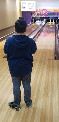 Bowling Alley «Crest Hill Lanes & Keglers Sportsbar and Grill», reviews and photos, 905 Theodore St, Crest Hill, IL 60403, USA