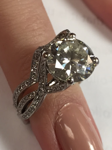 Jewelry Store «Jewelry & Coin Mart», reviews and photos, 757 W Golf Rd, Schaumburg, IL 60194, USA