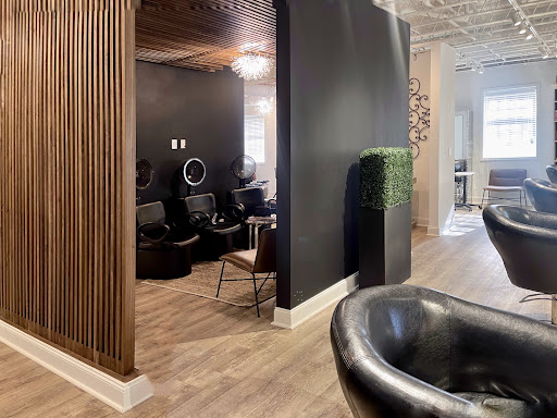 Beauty Salon «Oscar Giovanni Salon and Spa», reviews and photos, 29 S Main St, Chagrin Falls, OH 44022, USA