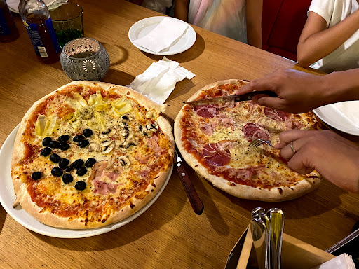 Pinzgauer Diele - Pizzeria - Disco - Apres Ski en Zell am See