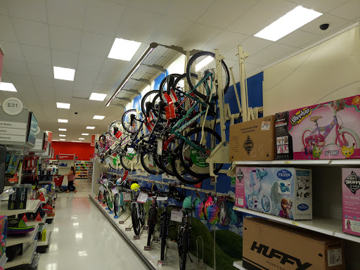 Department Store «Target», reviews and photos, 1555 N Tomahawk Island Dr, Portland, OR 97217, USA