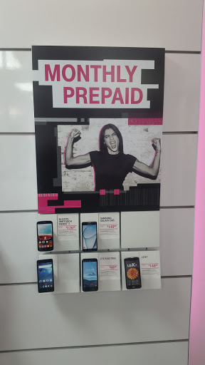 Cell Phone Store «T-Mobile», reviews and photos, 6800 Schaefer Rd, Dearborn, MI 48126, USA