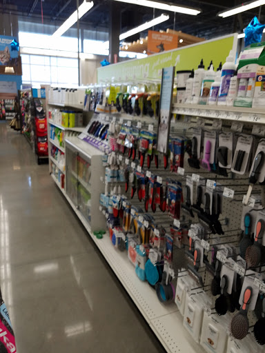 Pet Supply Store «Petco Animal Supplies», reviews and photos, 233 S Stewart Rd, Liberty, MO 64068, USA
