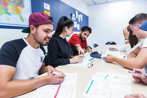 Academias para aprender idiomas de intercambio en San Diego