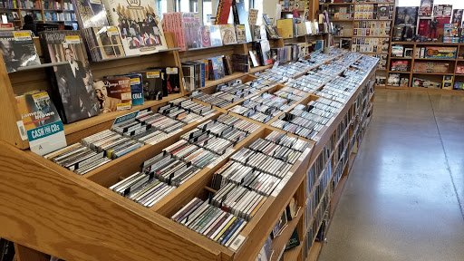 Book Store «Half Price Books», reviews and photos, 1075 E Golf Rd, Schaumburg, IL 60173, USA