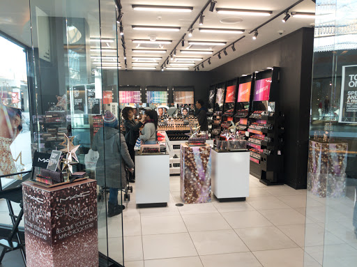 Cosmetics Store «MAC Cosmetics», reviews and photos, 630 Old Country Rd, Garden City, NY 11530, USA