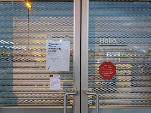 Cell Phone Store «Verizon», reviews and photos, 1255 N 205th St #101, Shoreline, WA 98133, USA