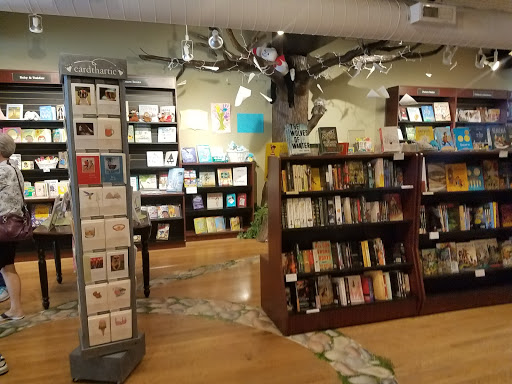 Book Store «Read Between the Lynes», reviews and photos, 111 E Van Buren St, Woodstock, IL 60098, USA