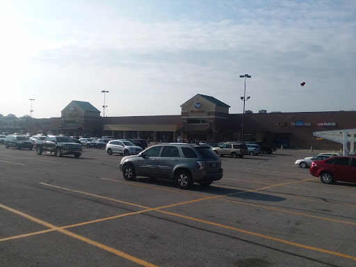 Grocery Store «Kroger Marketplace», reviews and photos, 635 Chestnut Dr, Walton, KY 41094, USA