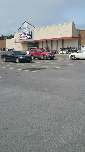 Home Improvement Store «Tractor Supply Co.», reviews and photos, 471 E Main St STE 3, Gouverneur, NY 13642, USA