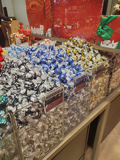 Computer Store «Apple Crabtree Valley Mall», reviews and photos, 4325 Glenwood Ave, Raleigh, NC 27612, USA