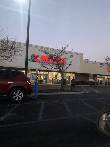 Pet Supply Store «Petco Animal Supplies», reviews and photos, 394 Cox Creek Pkwy, Florence, AL 35630, USA