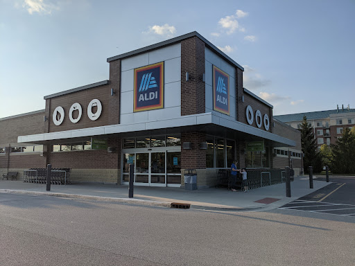 Supermarket «ALDI», reviews and photos, 700 Roosevelt Rd, Glen Ellyn, IL 60137, USA