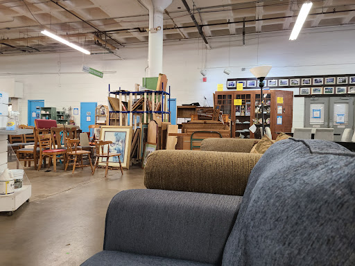 Building Materials Store «Habitat For Humanity ReStore Elgin», reviews and photos, 800 N State St, Elgin, IL 60123, USA