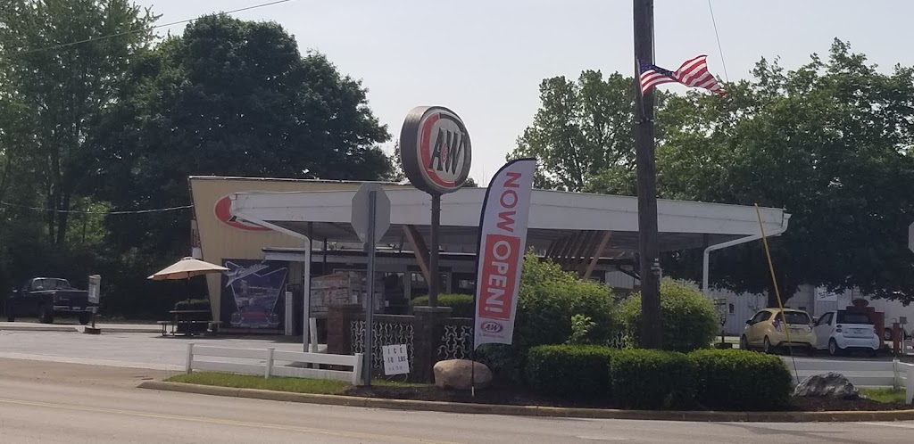 Bear's Rootbeer (Formerly A&W) 45390