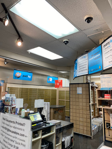 Shipping and Mailing Service «The UPS Store», reviews and photos, 578 W Washington Blvd, Marina Del Rey, CA 90292, USA