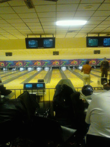Bowling Alley «Plum Hollow Lanes», reviews and photos, 21900 W Nine Mile Rd, Southfield, MI 48075, USA