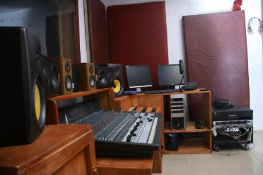 Bolux Pro Studios, House 5 waidi aderemi street Valentino Ondo west, Ondo, Nigeria, Real Estate Developer, state Ondo
