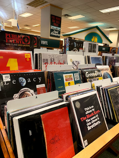 Book Store «Barnes & Noble Booksellers Crabtree Mall», reviews and photos, 4325 Glenwood Ave, Raleigh, NC 27612, USA