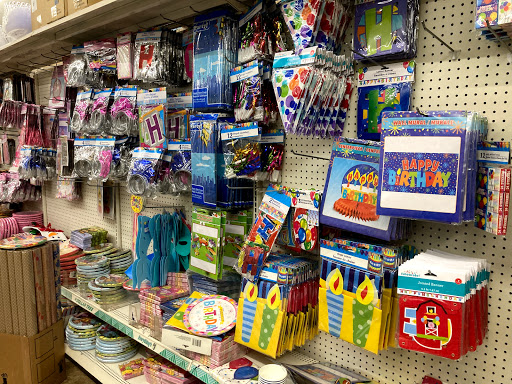 Dollar Store «Dollar Tree», reviews and photos, 1175 N Colony Rd, Wallingford, CT 06492, USA