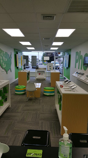Cell Phone Store «Cricket Wireless Authorized Retailer», reviews and photos, 184 Merritts Rd b, Farmingdale, NY 11735, USA