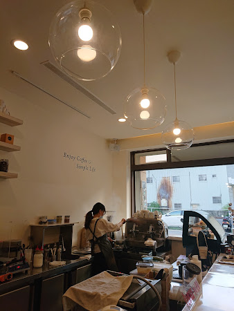 cafe.com噠慷咖啡（定休週三、不定休請搜尋IG/FB)