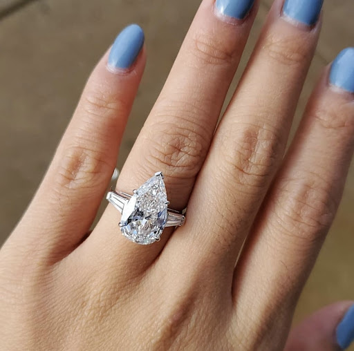 Jeweler «White & Ivory Fine Jewelry», reviews and photos, 1610 Village Market Blvd SE #110, Leesburg, VA 20175, USA