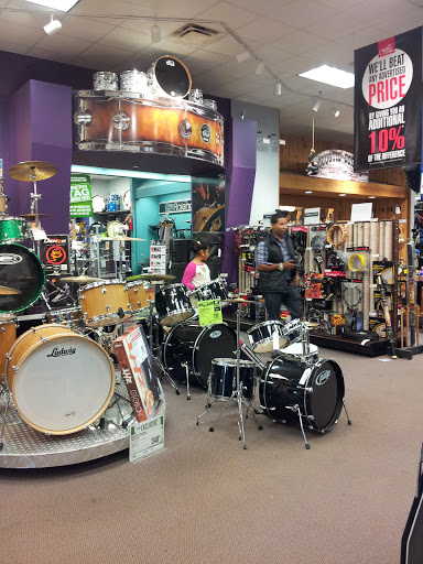 Shopping Mall «Horizon Park Shopping Center», reviews and photos, 3904 W Hillsborough Ave, Tampa, FL 33614, USA