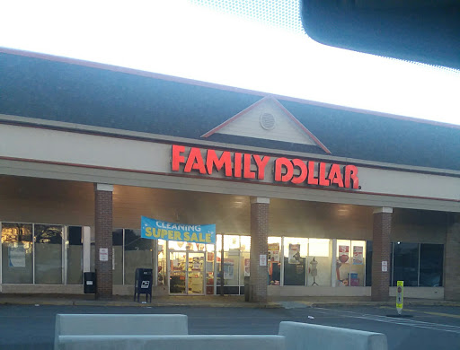 FAMILY DOLLAR, 221 Southgate Mall, Chambersburg, PA 17201, USA, 