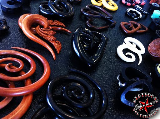 Tattoo Shop «Famous Tattoos & Body Piercing», reviews and photos, 5120 S Cleveland Ave, Fort Myers, FL 33907, USA