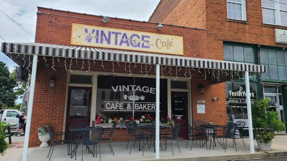 Vintage Cafe & Bakery 28638